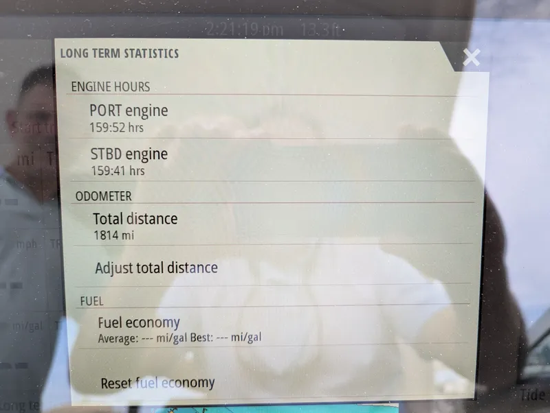 Slide: The Image of Sea Ray SLX 350 Outboard 2023 - 20