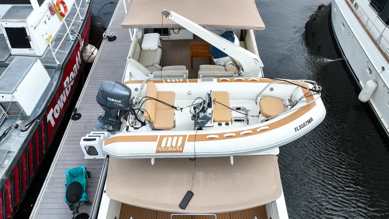Slide: The Image of Navigator Rival 2004 - 73