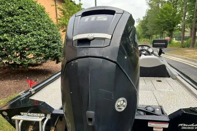Slide: The Image of 2016 Tracker Pro Team 190 TX boat with Mercury 115 outboard motor. - 8