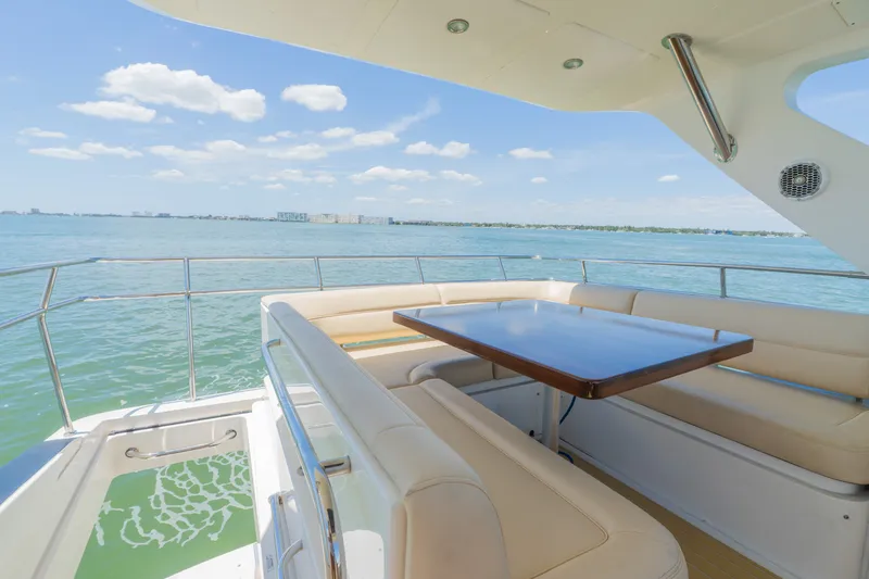 Slide: The Image of Sea Ray 510 Fly 2016 - 39
