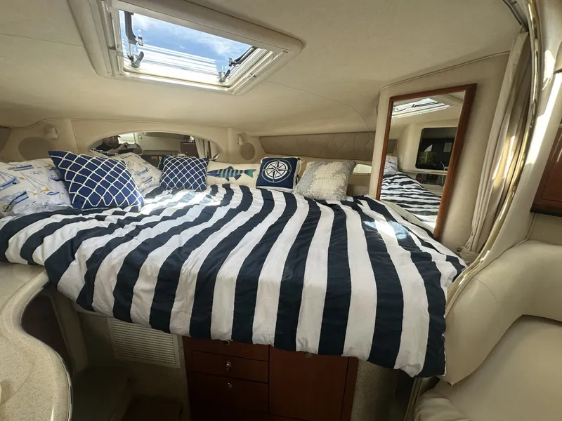 Slide: The Image of Sea Ray Sundancer 310 2002 - 19