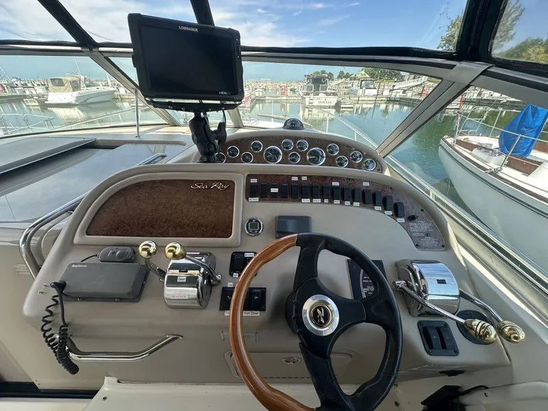 Slide: The Image of Sea Ray Sundancer 310 2002 - 10