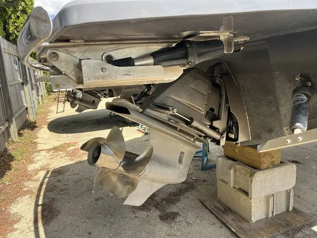 Slide: The Image of The 2024 Regal LS6 displays its drive and propeller on a sturdy block. - 27