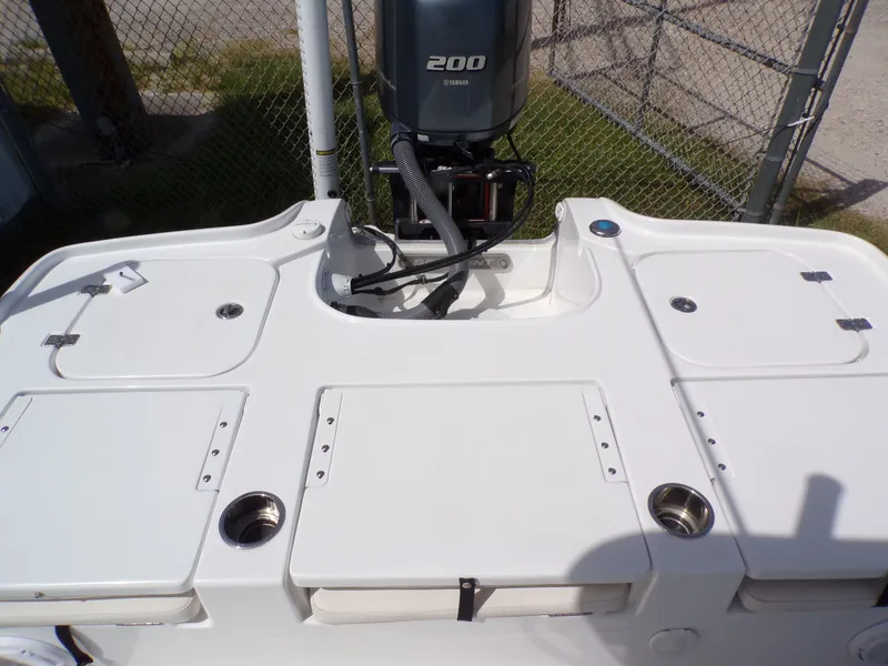 Slide: The Image of Sea Hunt BX22BR 2022 - 32