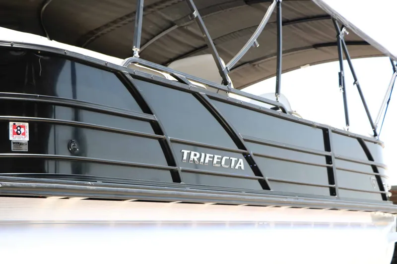 Slide: The Image of Trifecta 23 RFE Sts 2018 - 8
