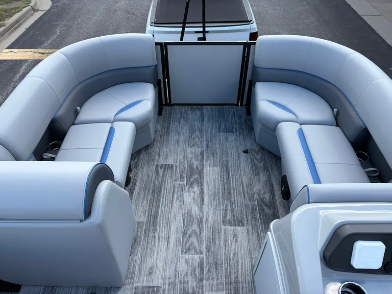Slide: The Image of Bentley Pontoons 223 Bolt 2027 - 14