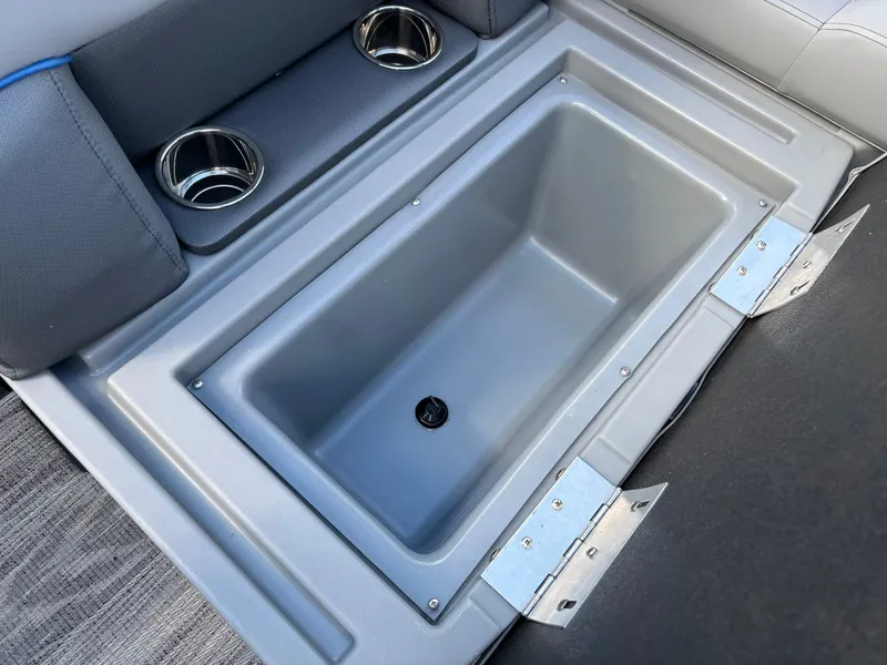 Slide: The Image of Bentley Pontoons 223 Bolt 2027 - 29