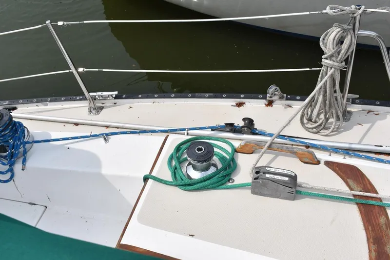 Slide: The Image of Deck of 1984 Catalina 36 MkII sailboat with ropes and winch. - 18