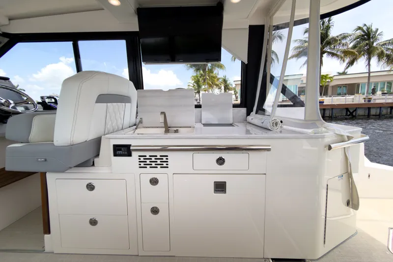Slide: The Image of Regal 36 XO 2024 - 10