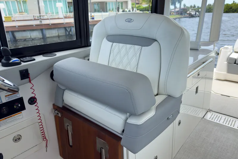 Slide: The Image of Regal 36 XO 2024 - 17