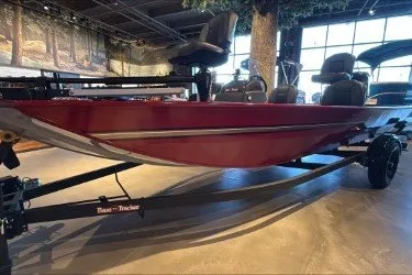 The Image of 2026 Tracker Bass Tracker Classic XL boat on display in showroom. - 0