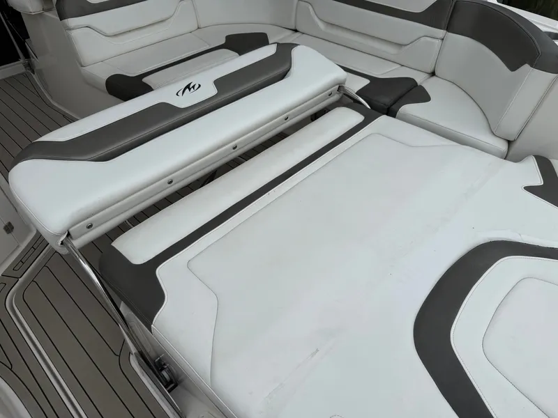 Slide: The Image of Monterey 340 Sport Yacht 2013 - 16