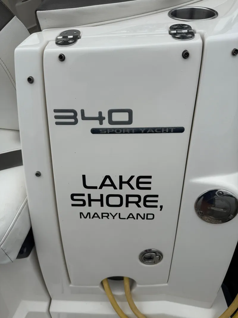 Slide: The Image of Monterey 340 Sport Yacht 2013 - 75