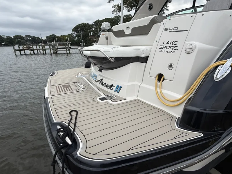 Slide: The Image of Monterey 340 Sport Yacht 2013 - 10