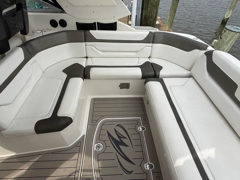 Slide: The Image of Monterey 340 Sport Yacht 2013 - 45