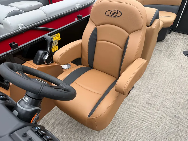 Slide: The Image of Bentley Pontoons Legacy 223 Navigator 2027 - 8