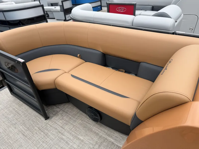 Slide: The Image of Bentley Pontoons Legacy 223 Navigator 2027 - 12