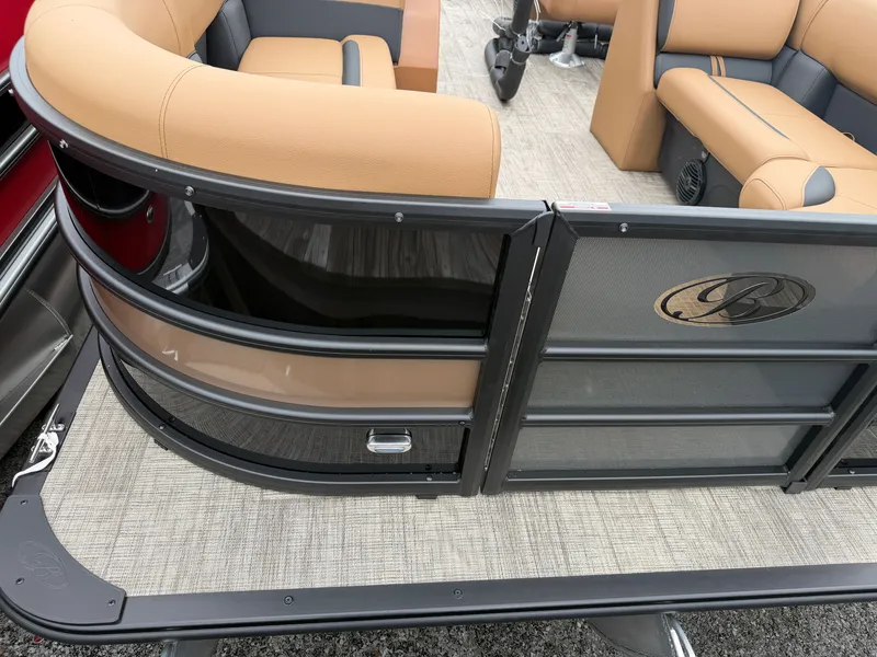 Slide: The Image of Bentley Pontoons Legacy 223 Navigator 2027 - 26
