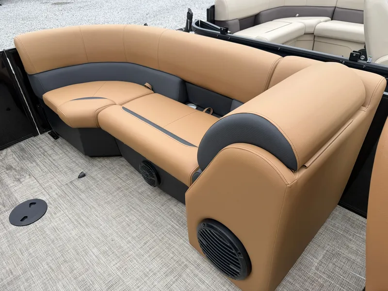 Slide: The Image of Bentley Pontoons Legacy 223 Navigator 2027 - 19