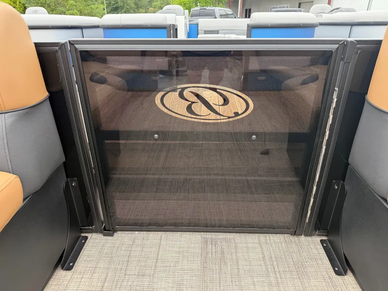 Slide: The Image of Bentley Pontoons Legacy 223 Navigator 2027 - 18