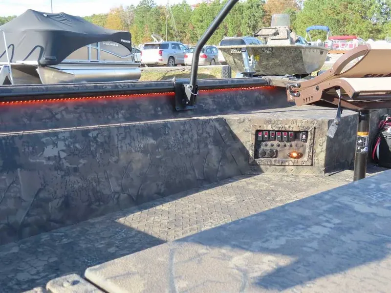 Slide: The Image of SeaArk 1752 Slayer 2027 - 21