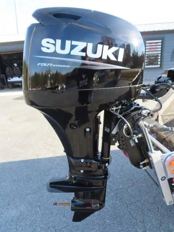 Slide: The Image of SeaArk 1752 Slayer 2027 - 14