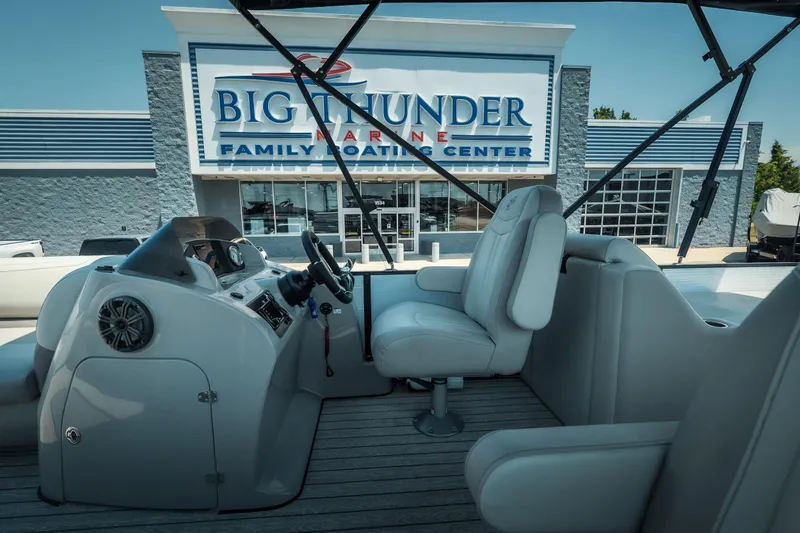 Slide: The Image of 2022 Cypress Cay Seabreeze 252 boat interior at Big Thunder Marine dealership. - 19