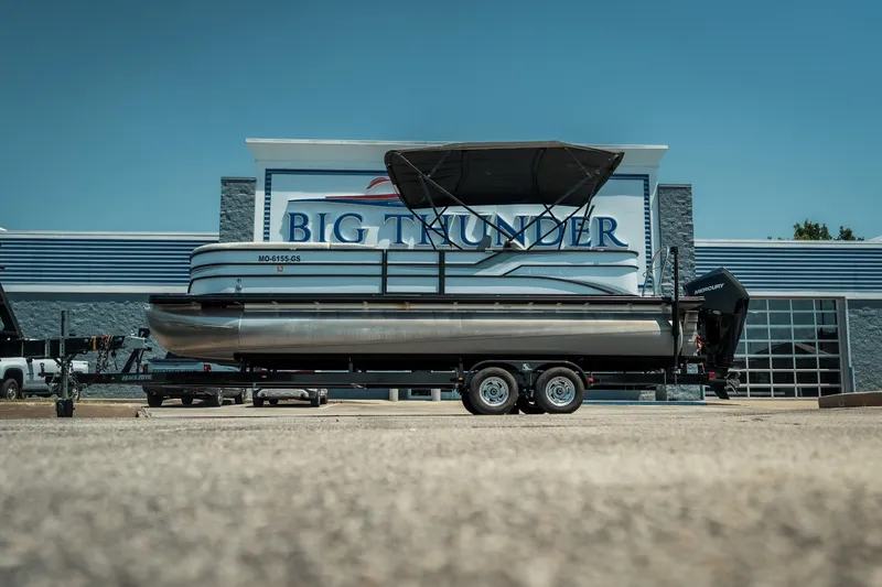 Slide: The Image of 2022 Cypress Cay Seabreeze 252 pontoon boat on trailer at Big Thunder dealership. - 8