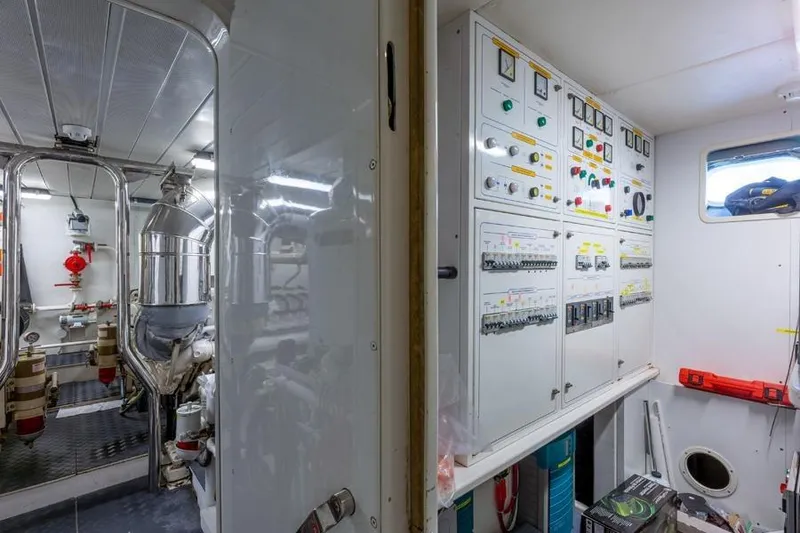 Slide: The Image of Engine room and control panel of 2000 Azimut 85 Ultimate yacht. - 25