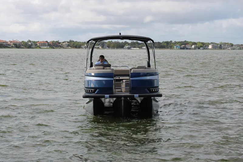 Slide: The Image of Harris Grand Mariner 230 2027 - 2