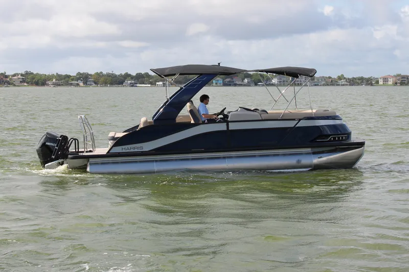 Slide: The Image of Harris Grand Mariner 230 2027 - 4