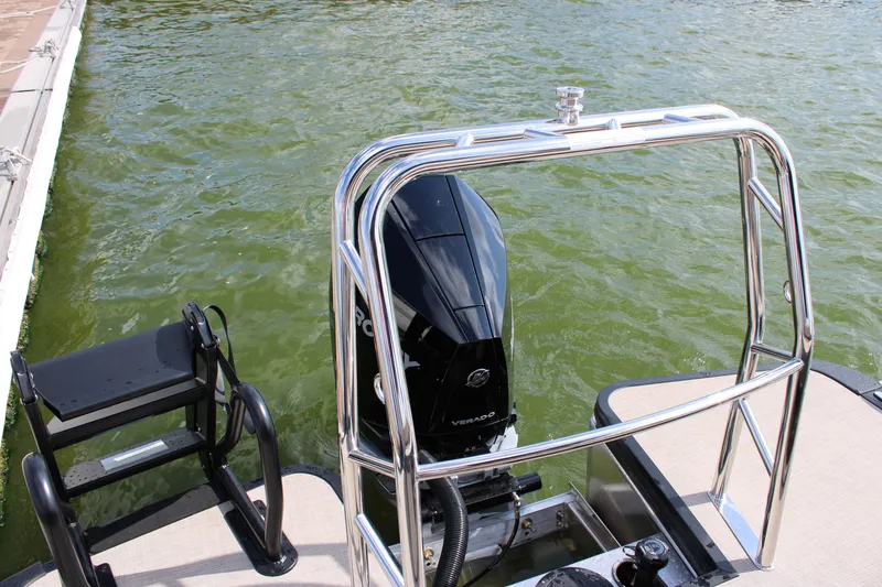 Slide: The Image of Harris Grand Mariner 230 2027 - 21