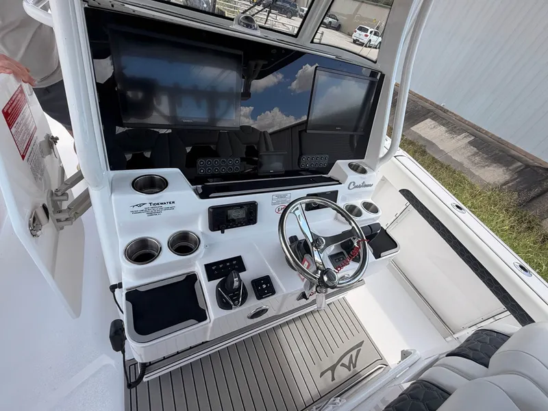 Slide: The Image of Tidewater 330 CC Adventure 2027 - 8