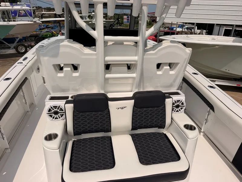 Slide: The Image of Tidewater 330 CC Adventure 2027 - 59