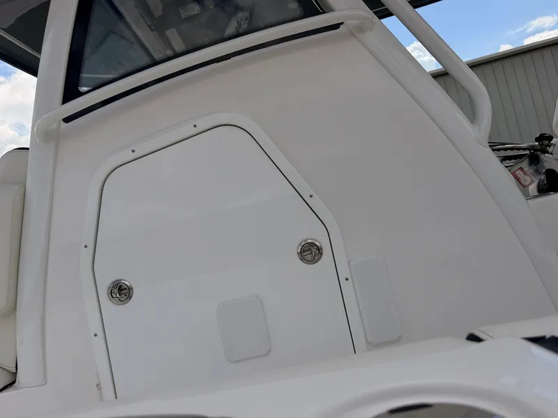 Slide: The Image of Tidewater 330 CC Adventure 2027 - 11
