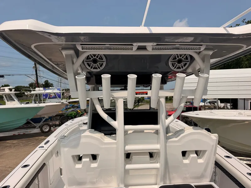 Slide: The Image of Tidewater 330 CC Adventure 2027 - 73