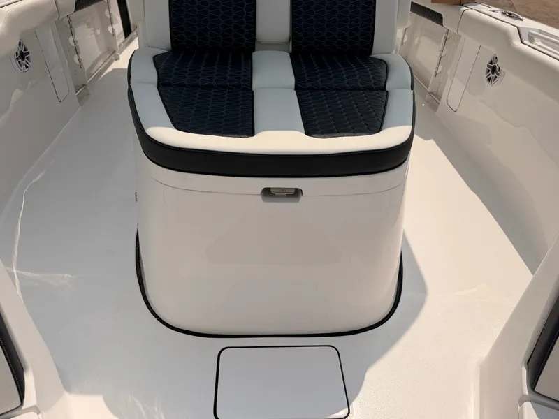 Slide: The Image of Tidewater 330 CC Adventure 2027 - 48