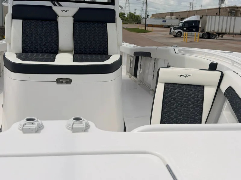 Slide: The Image of Tidewater 330 CC Adventure 2027 - 12