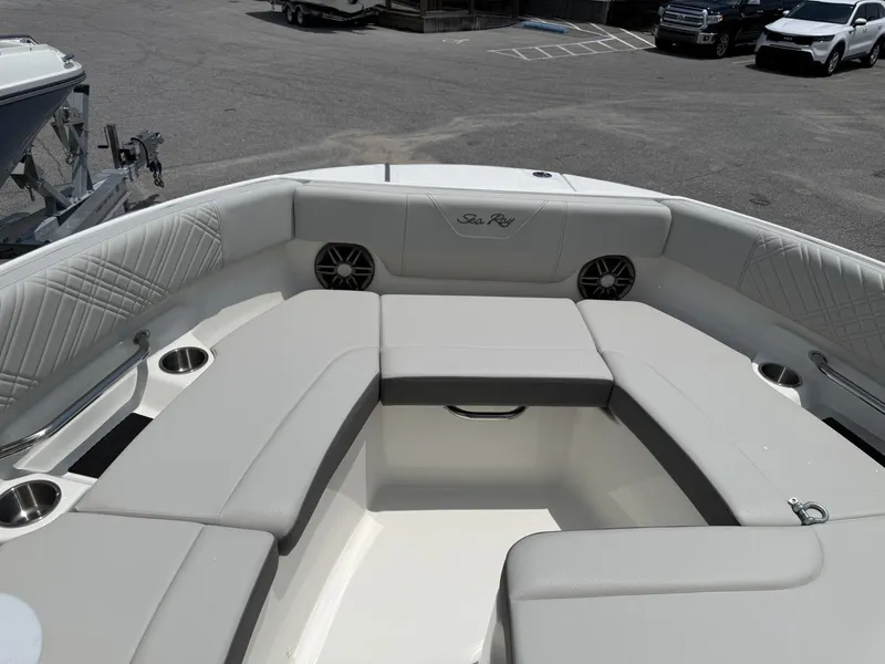 Slide: The Image of Sea Ray SDX 230 Outboard 2026 - 15