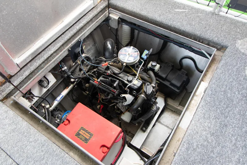 Slide: The Image of Engine compartment of 2001 Stardust Cruisers Executive Aft Cabin houseboat. - 51
