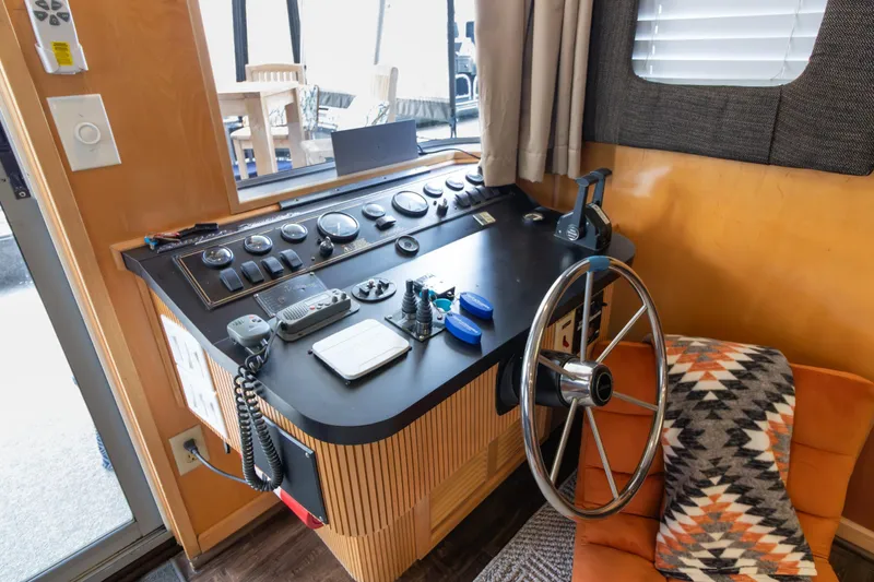 Slide: The Image of Control panel of a 2001 Stardust Cruisers Executive Aft Cabin houseboat. - 8