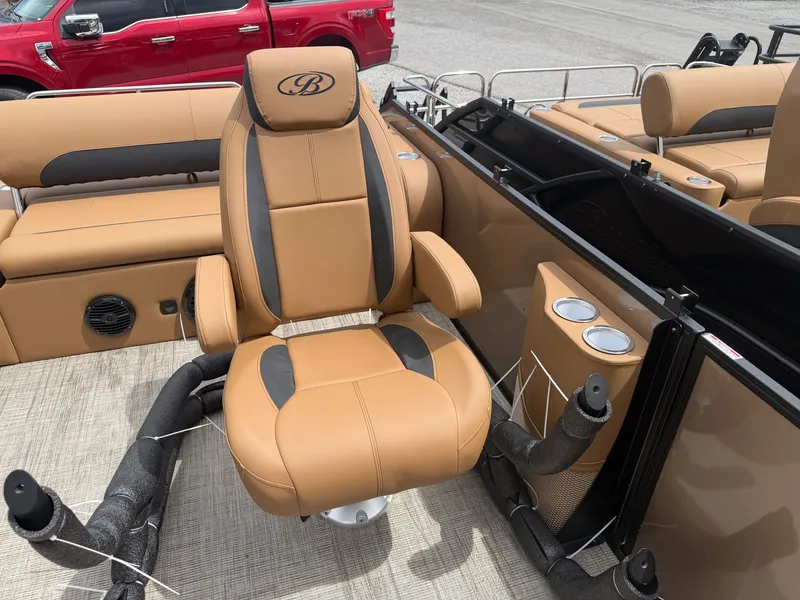 Slide: The Image of Bentley Pontoons Legacy 223 Swingback 2027 - 16