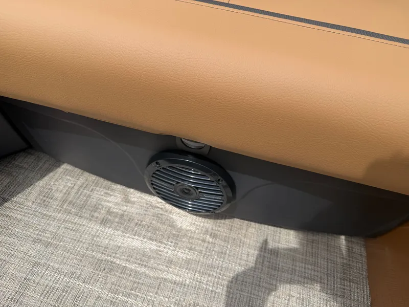 Slide: The Image of Bentley Pontoons Legacy 223 Swingback 2027 - 11