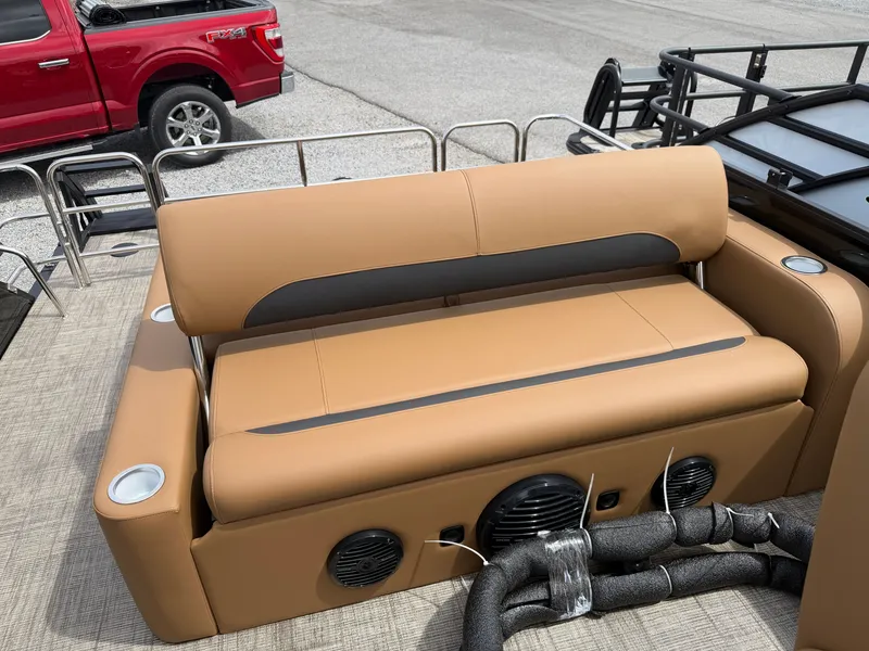 Slide: The Image of Bentley Pontoons Legacy 223 Swingback 2027 - 18