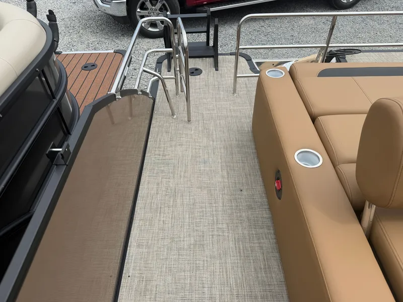 Slide: The Image of Bentley Pontoons Legacy 223 Swingback 2027 - 22