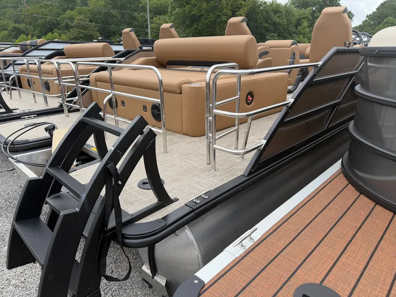 Slide: The Image of Bentley Pontoons Legacy 223 Swingback 2027 - 24