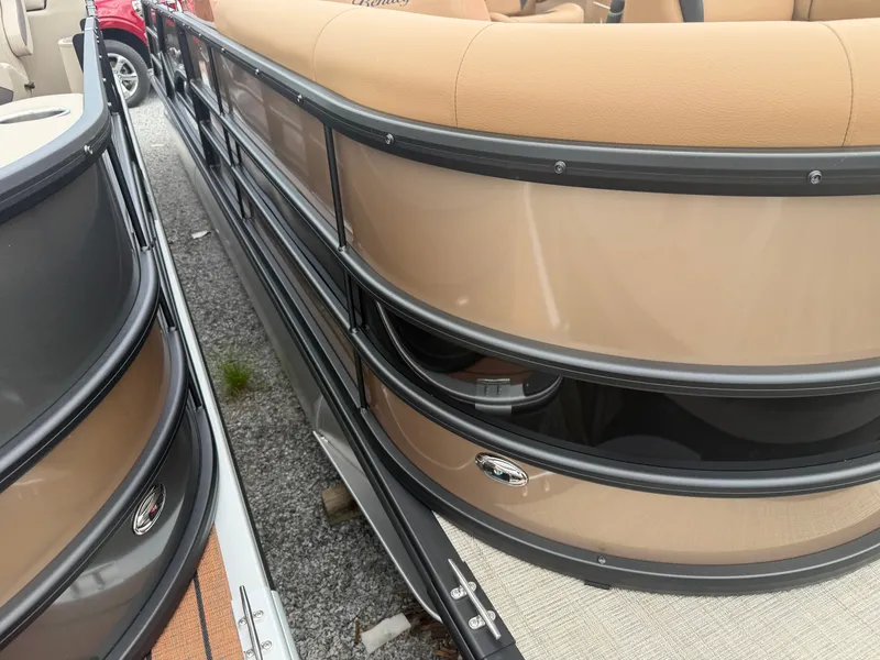 Slide: The Image of Bentley Pontoons Legacy 223 Swingback 2027 - 2