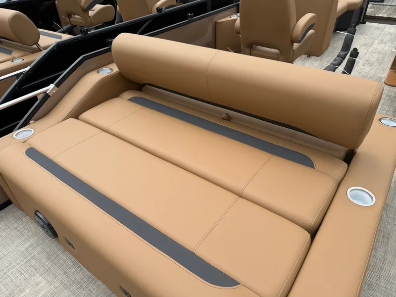 Slide: The Image of Bentley Pontoons Legacy 223 Swingback 2027 - 21