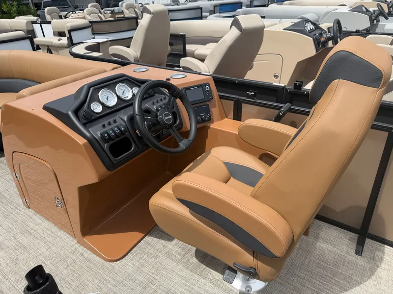 Slide: The Image of Bentley Pontoons Legacy 223 Swingback 2027 - 5