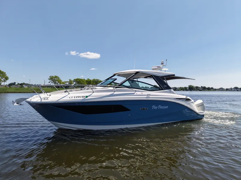 Slide: The Image of Sea Ray Sundancer 320 Outboard 2021 - 3